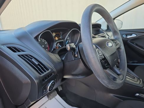 Used 2017 Ford Focus SE image 14