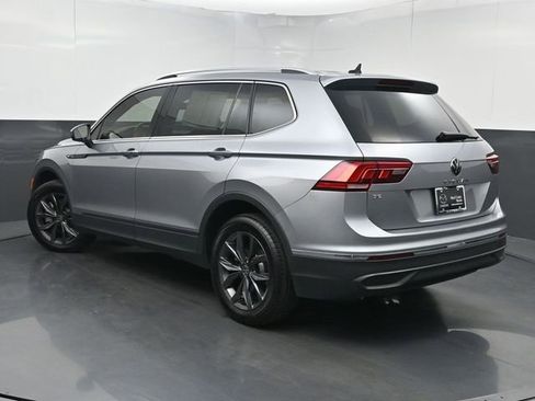 Used 2024 Volkswagen Tiguan SE FWD image 4