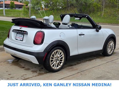 Used 2025 MINI Cooper S FWD image 3