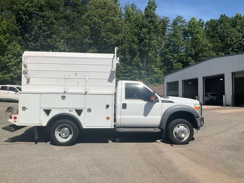 Used 2012 Ford F550 2WD Regular Cab Super Duty w/ PWR Equipment Group image 4