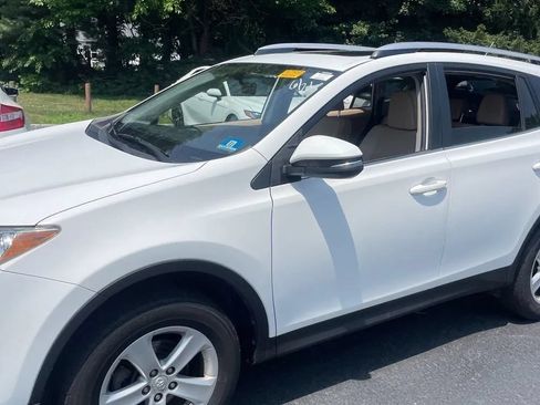 Used 2013 Toyota RAV4 XLE AWD/4WD image 2
