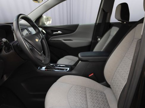 Used 2024 Chevrolet Equinox LT image 2
