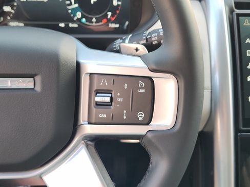 Used 2025 Land Rover Discovery S AWD/4WD image 26
