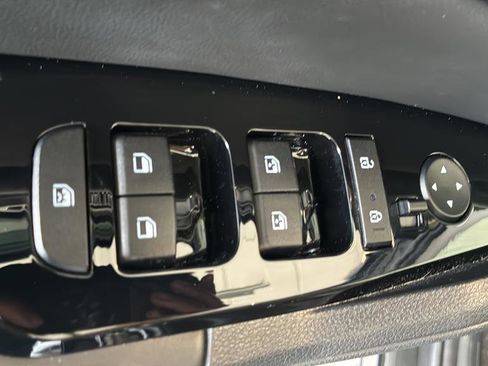 Used 2024 Kia Sportage SX FWD image 12