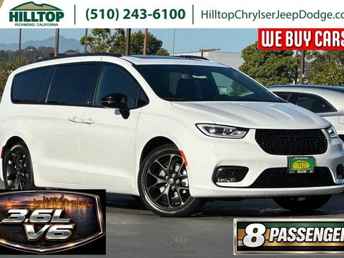New 2026 Chrysler Pacifica Select FWD image 1