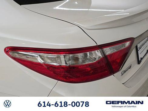 Used 2017 Toyota Camry SE image 19
