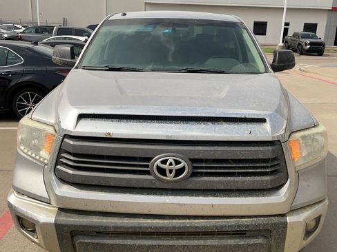 Used 2014 Toyota Tundra SR5 w/ SR5 Upgrade Package AWD/4WD image 4