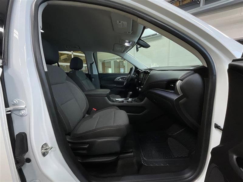 Used 2018 Chevrolet Traverse LS AWD/4WD image 30