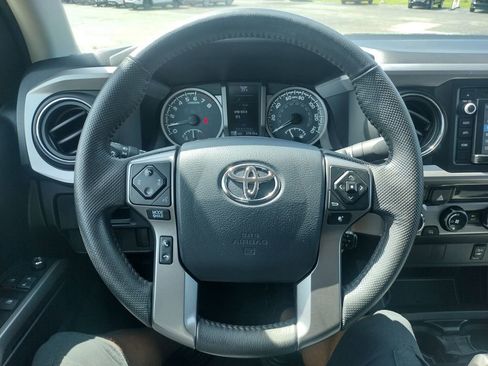 Used 2016 Toyota Tacoma SR5 w/ SR5 Appearance Package (SN) AWD/4WD image 20