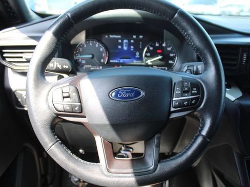Used 2020 Ford Explorer XLT RWD image 17