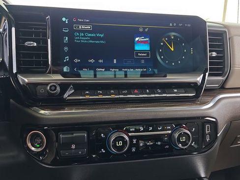 Used 2022 Chevrolet Silverado 1500 LT Trail Boss w/ LT Trail Boss Premium Package AWD/4WD image 22