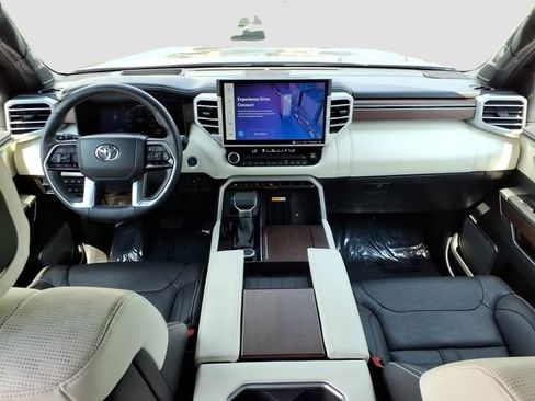 Used 2024 Toyota Sequoia Capstone AWD/4WD image 33