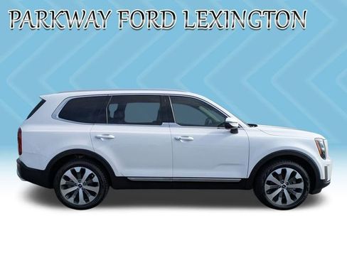 Used 2022 Kia Telluride EX w/ EX Premium Package image 4