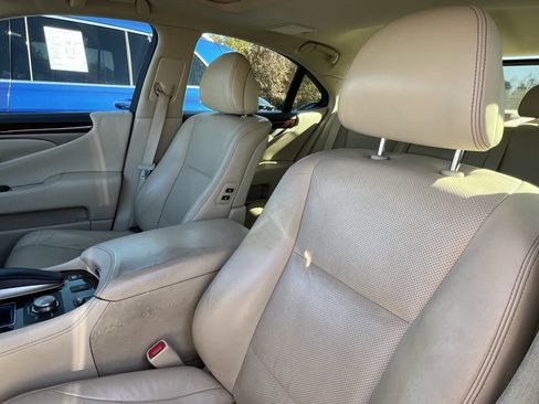 Used 2014 Lexus LS 460 image 16