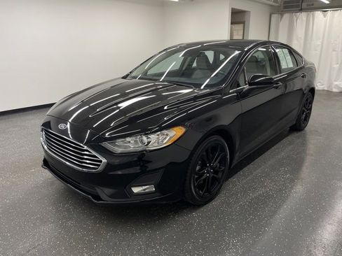 Used 2020 Ford Fusion SE w/ Equipment Group 151A image 4