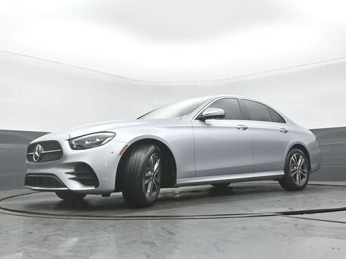 Used 2021 Mercedes-Benz E 350 4MATIC Sedan w/ Premium Package image 28