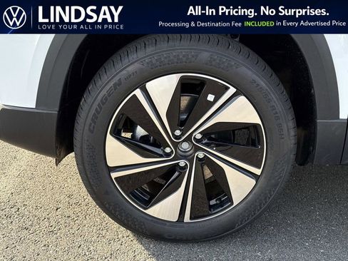New 2026 Volkswagen Taos SE AWD/4WD image 8
