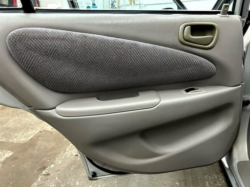 Used 2002 Chevrolet Prizm LSi w/ Preferred Equipment Group 3 image 25