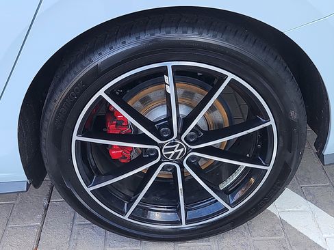 Certified 2025 Volkswagen Jetta GLI Autobahn image 29