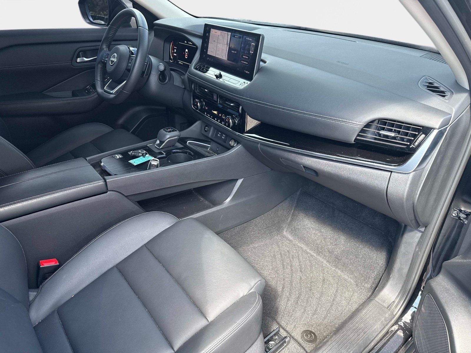Certified 2024 Nissan Rogue SL FWD image 11