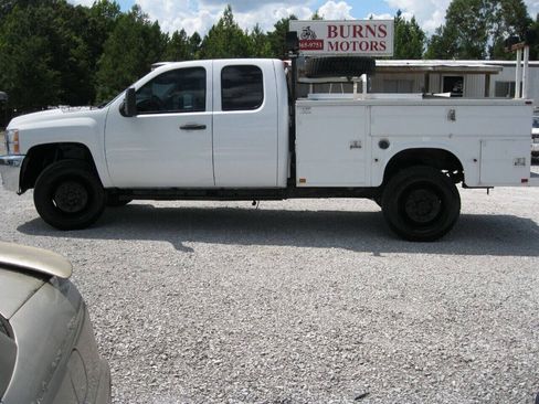 Used 2013 Chevrolet Silverado 3500 W/T AWD/4WD image 3