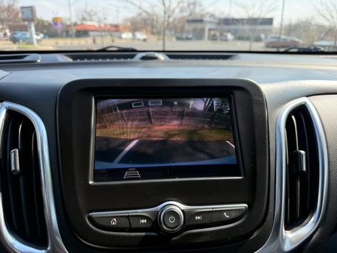 Used 2021 Chevrolet Equinox LT image 19