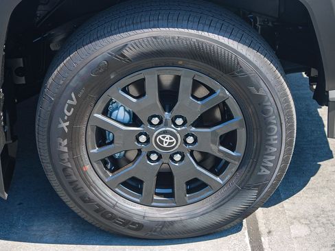 New 2026 Toyota 4Runner SR5 AWD/4WD image 11