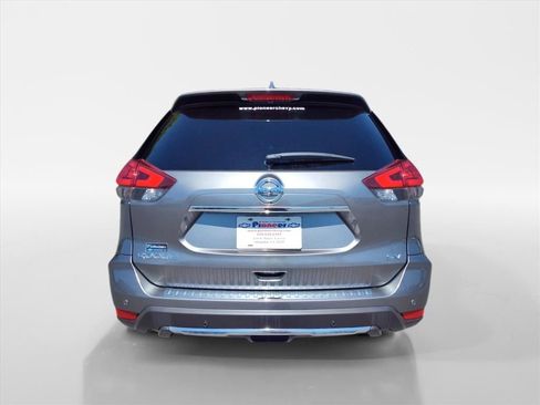 Used 2020 Nissan Rogue SV FWD image 4