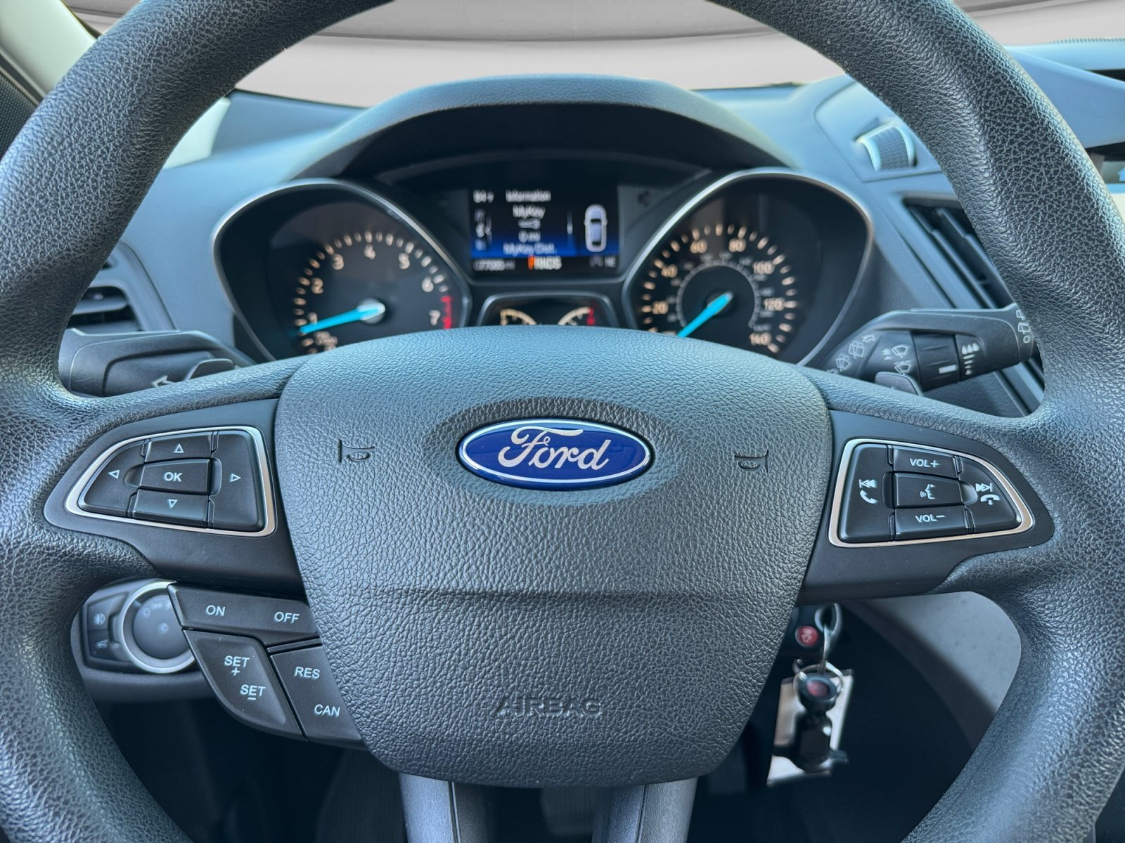 Used 2017 Ford Escape SE w/ Equipment Group 201A AWD/4WD image 17