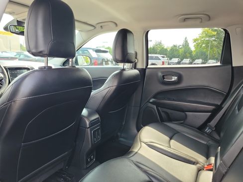 Used 2019 Jeep Compass Limited AWD/4WD image 14
