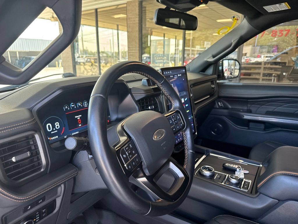 Used 2023 Ford Expedition Max Platinum AWD/4WD image 9