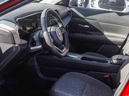 Certified 2025 Nissan Kicks SV image 18