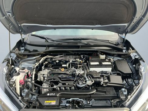 Certified 2025 Toyota Corolla Cross XLE image 18