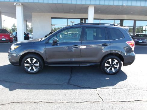 Used 2018 Subaru Forester 2.5i Limited AWD/4WD image 2