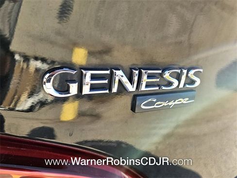 Used 2015 Hyundai Genesis 3.8 image 7