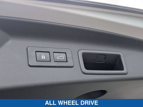 Used 2025 Subaru Forester Premium AWD/4WD image 34