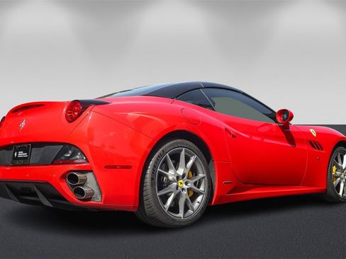 Certified 2014 Ferrari California image 10