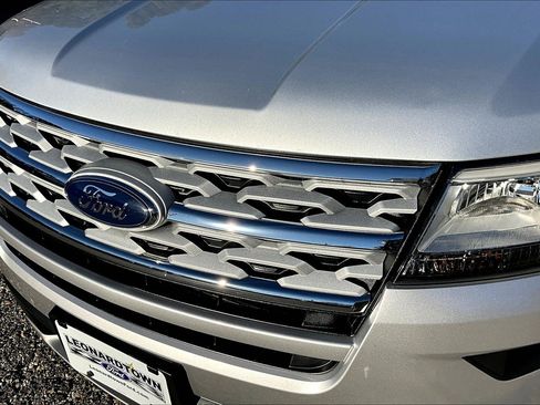 Used 2018 Ford Explorer XLT w/ Equipment Group 202A image 28