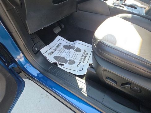 Used 2022 Ford Escape Titanium w/ Titanium Elite Package AWD/4WD image 22