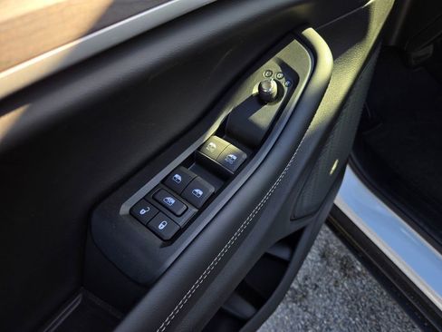 New 2025 Jeep Grand Cherokee Limited image 12