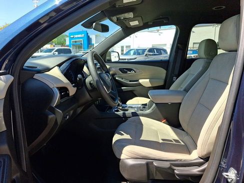 Used 2022 Chevrolet Traverse LS image 14