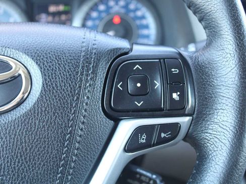 Used 2020 Toyota Sienna XLE w/ XLE Navigation Package image 18