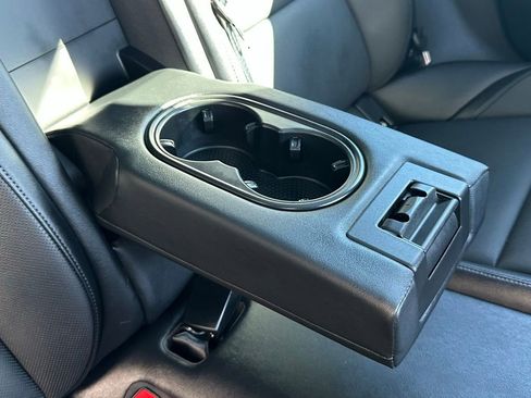 Used 2022 Porsche Taycan image 20