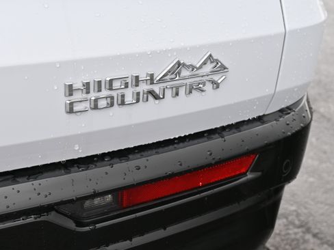 New 2026 Chevrolet Traverse High Country w/ LPO, Floor Liner Package AWD/4WD image 10