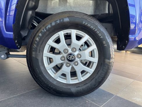 Certified 2025 Toyota Tacoma SR5 AWD/4WD image 26