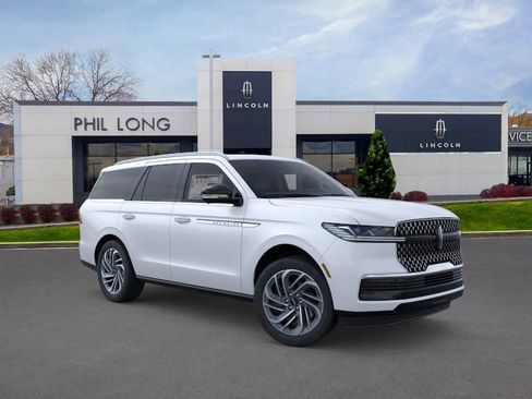 New 2026 Lincoln Navigator Reserve image 7