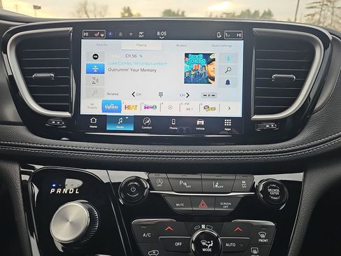 New 2026 Chrysler Pacifica Select image 19