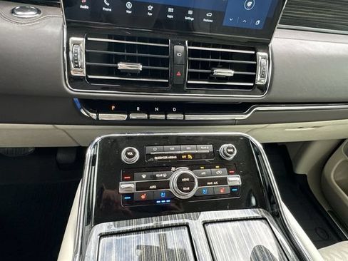 Certified 2024 Lincoln Navigator Black Label AWD/4WD image 19