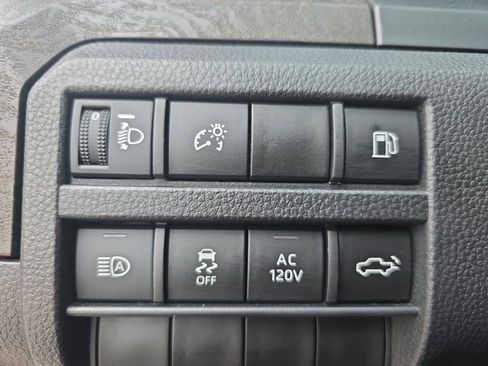 Certified 2025 Toyota Tacoma Limited image 24