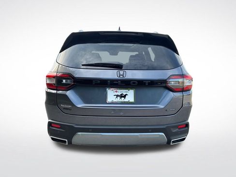 New 2026 Honda Pilot Touring image 4